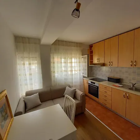 Apartment Leela *