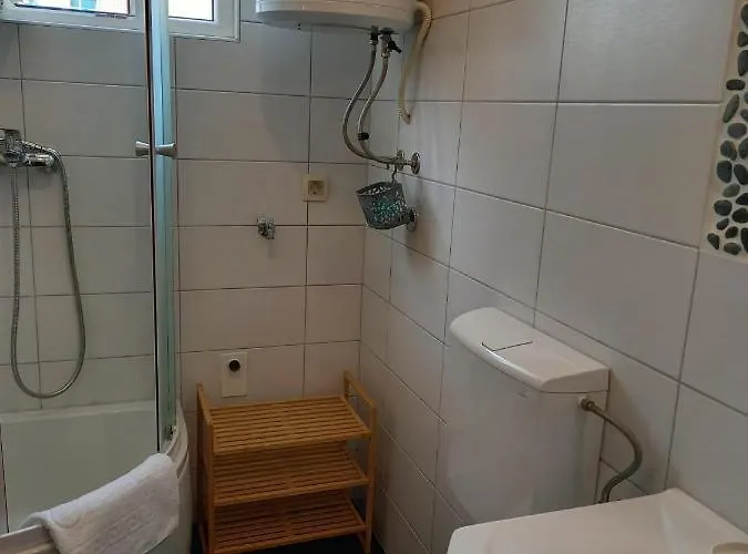 Leela Apartment Split